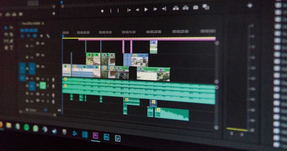  Adobe の Creative Suite 3 の出荷、After Effects および Premiere Pro のベータ版